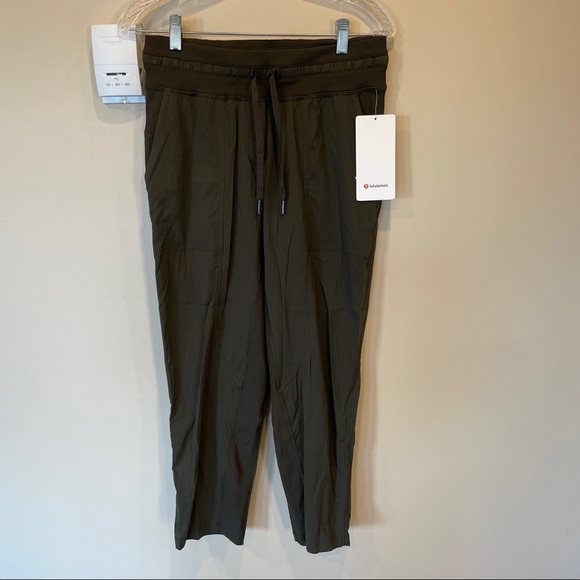 lululemon Dance Studio Crop 25”